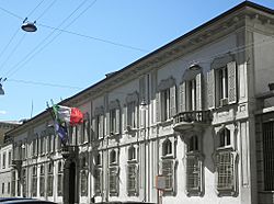 Milano - palazzo Isimbardi - facciata.jpg