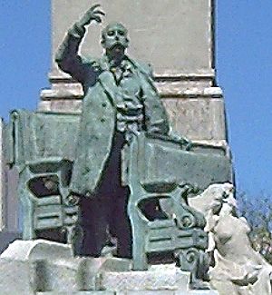 Archivo:Monumento a Castelar recortado