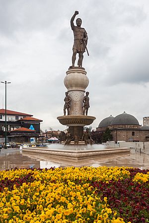 Archivo:Monumento del Guerrero, Skopie, Macedonia, 2014-04-17, DD 40