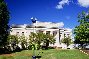 Archivo:Moulton-Lawrence-County-Courthouse-al