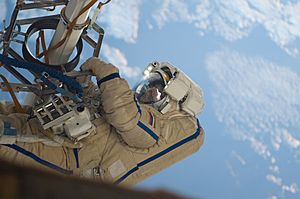 Archivo:Oleg Kononenko Spacewalk1 February 2012
