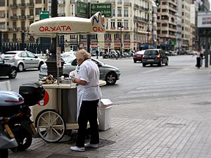 Archivo:Orxata booth in the streets of Valencia