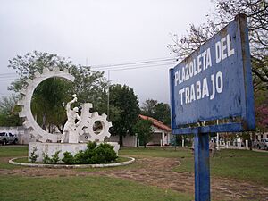 Archivo:Plaza del Trabajo (Curuzú Cuatiá)
