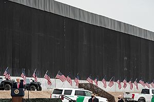 Archivo:President Trump Travels to Texas (50831333093)