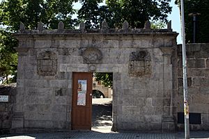 Archivo:San Roque puerta de entrada - panoramio