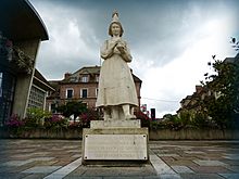 Statue of Marie Harel.jpg
