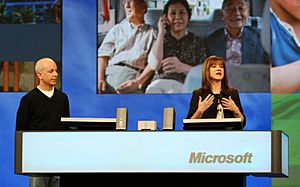 Archivo:Steven Sinofsky and Julie Larson-Green at Microsoft PDC 2008, day two (3009002418)