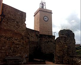 Torre del rellotge del castell de Gironella3.jpg