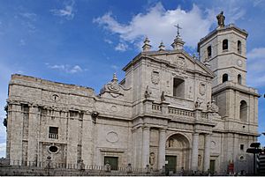 Archivo:Valladolid - Catedral-persp