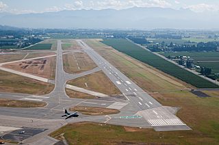 YXX rwy 0725.jpg