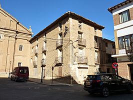 Alcolea de Cinca - Plaza Mosén Ramón Salas - Casa Junquera 04.jpg