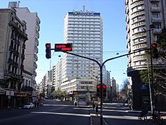 Av. 18 de Julio y Av. Constituyente (julio 2008) - panoramio