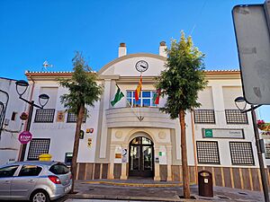 Archivo:Ayuntamiento de Calicasas (Granada)