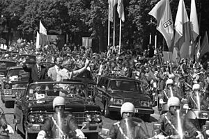 Archivo:Bundesarchiv Bild 183-S0529-101, Frankfurt-Oder, Edward Gierek, Erich Honecker