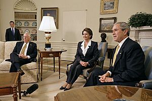 Archivo:Bush, Pelosi, and Hoyer meeting at White House, Nov 9, 2006