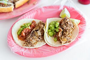 Archivo:Carnitas Don Vasco 1