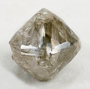 Archivo:Diamond-gem7-52a