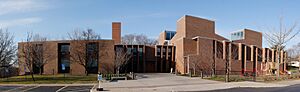 Archivo:First Unitarian Church of Rochester NY North Side1231-4