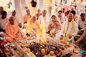 Archivo:HH Kratu Das ji Maharaj at Aligarh Temple Pujan