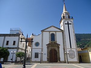 Archivo:Iglesia Nuestra Señora del Carmen