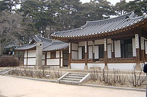 Archivo:Korea-Gangneung-Ojukheon-01