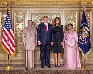 Archivo:Maithripala Sirisena, Donald Trump, Melania Trump, Jayanthi Sirisena