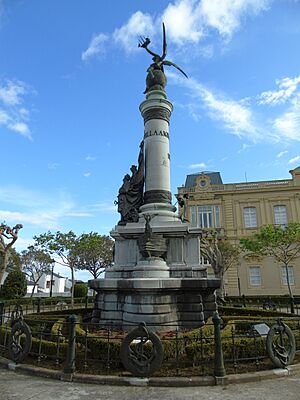 Archivo:Monumento a D.Fernando Villaamil.002 - Castropol