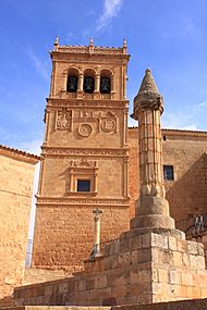 Archivo:Morón de Almazán, torre