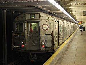 Archivo:NYCSubway4143