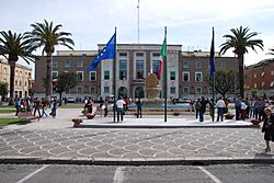 Palazzo del governo latina.jpg