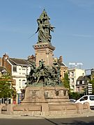 Saint-Quentin (02), place du 8 octobre et monument de la bataille de Saint-Quentin en 1557 3