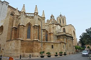 Archivo:Spain.Tarragona.Catedral.Conques.02