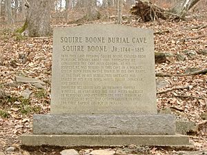 Archivo:Squire Boone Caverns burial cave 1