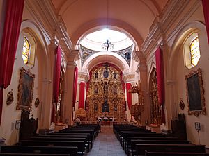 Archivo:St Michael Archangel cathedral interior