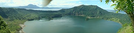 Archivo:Taal Crater