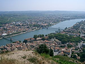 Archivo:Tournon-sur-Rhône - Ardèche