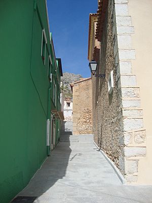 Archivo:Vista de la calle de Tormos, Alcalde-President José Perelló Torrens