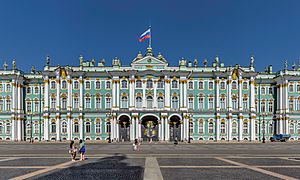 Archivo:Winter Palace Panorama 3