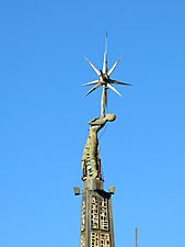 438 Monument a la Batalla de l'Ebre (Tortosa), cara est, soldat i estel