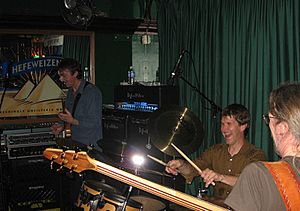 Archivo:Allan Holdsworth, Chad Wackerman and Jimmy Johnson