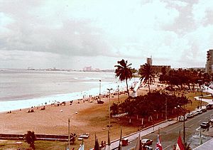 Archivo:Avenida Beira Mar - Fortaleza- 1980