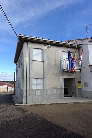 Archivo:Ayuntamiento de Vecinos