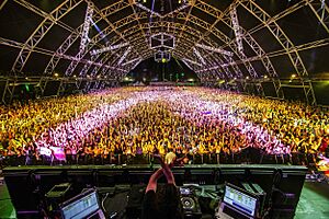 Archivo:Bassnectar Live at Coachella Wknd 2