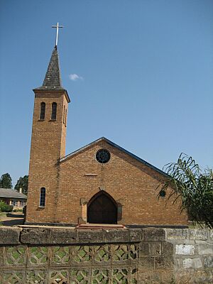 Archivo:Catholic church in mansa