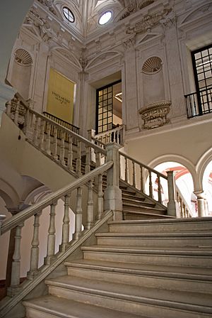 Archivo:Escalera museo bellas artes
