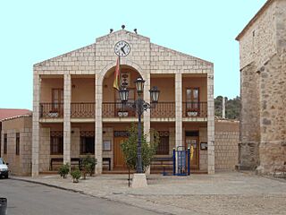 Escariche-Ayuntamiento 01.JPG