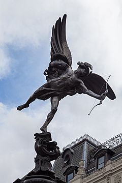 Archivo:Fuente Eros, Piccadilly Circus, Londres, Inglaterra, 2014-08-11, DD 160