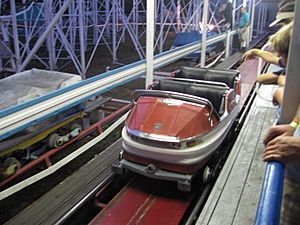 Archivo:GalaxiCoasterCar
