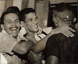 Archivo:Garrincha comemora título pelo Botafogo