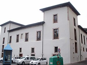 Archivo:Grado - Palacio de Miranda-Valdecarzana 1